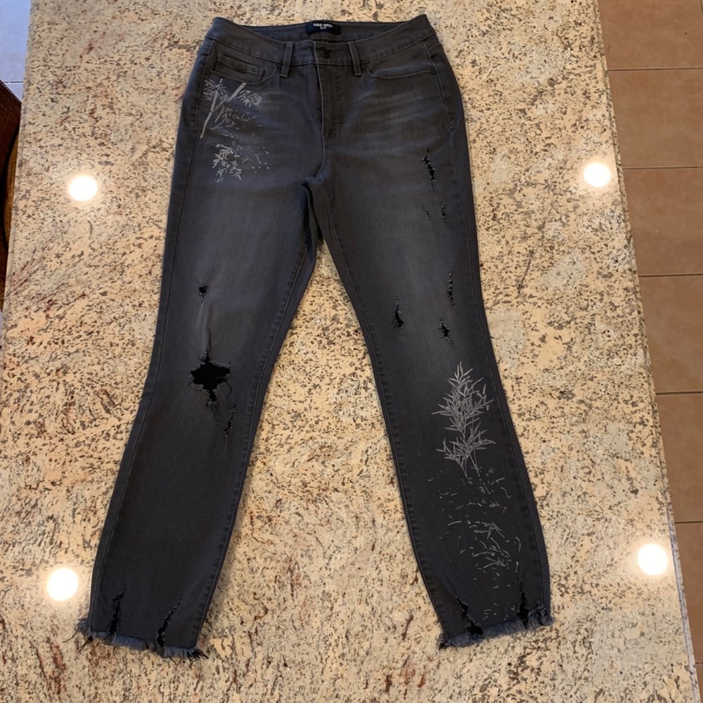 NWOT Nine West Destructed Jean with Bambo Details